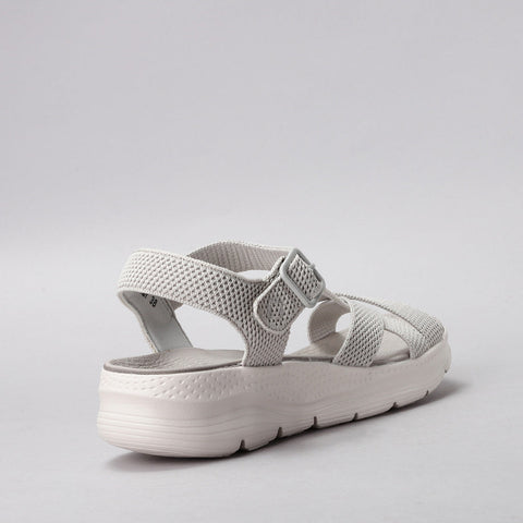 CC Resorts Leonar - Lt Grey in Lt Grey