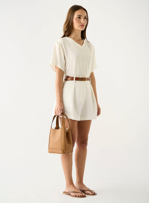 Esmaee Charter Shorts - White in White