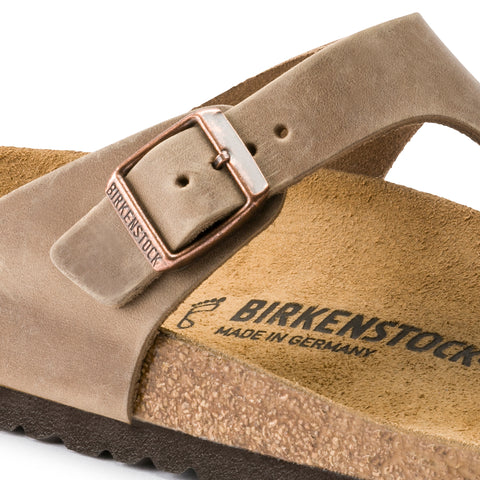 Birkenstock Gizeh Tabacco Brown Oiled Leather Regular in Tabacco Brown